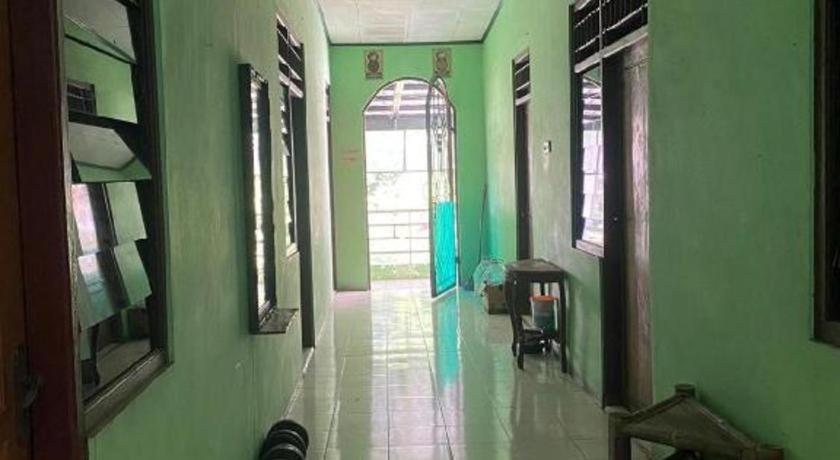 Готель Spot On 94166 Kost Bunda Syariah Бекасі Екстер'єр фото